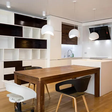 Apartment Modern Elegance In - Spacious 3-bedroom By Flat Mаnаger Warna
